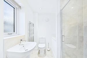 En-suite- click for photo gallery